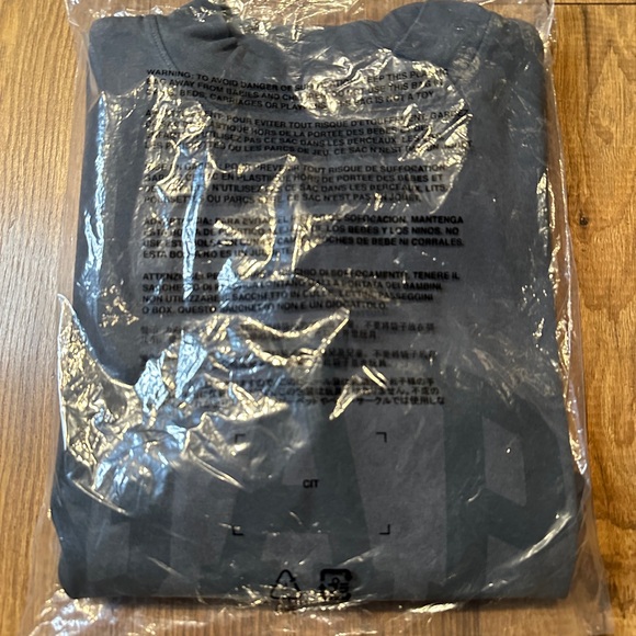 YEEZY GAP BALENCIAGA 10A DOVE LS TEE 471305-03-2  DARK GREY - Size  Medium - Picture 3 of 5